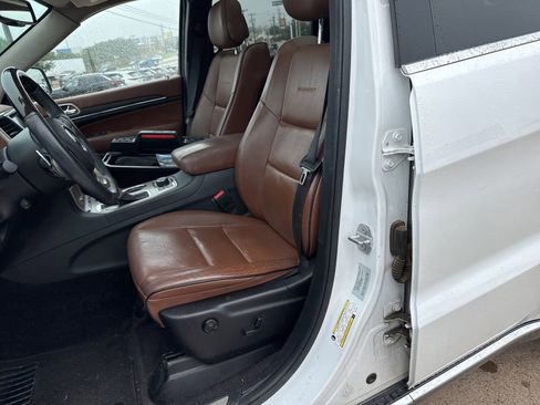 Used 2016 Jeep Grand Cherokee Summit AWD/4WD image 13