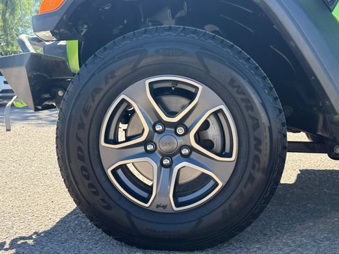 Used 2018 Jeep Wrangler Unlimited Sport S AWD/4WD image 11