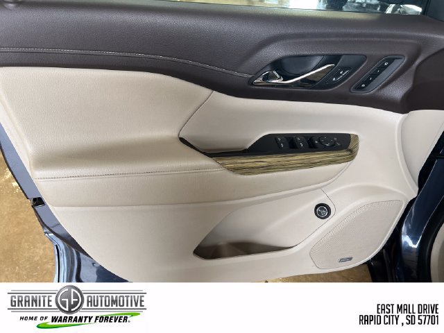 Used 2019 GMC Acadia Denali w/ Technology Package AWD/4WD image 18