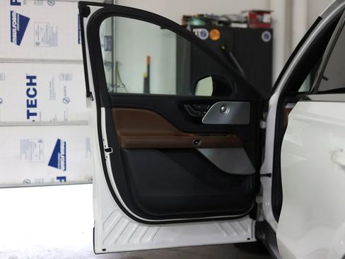 Used 2020 Lincoln Aviator Reserve w/ Equipment Group 201A image 21