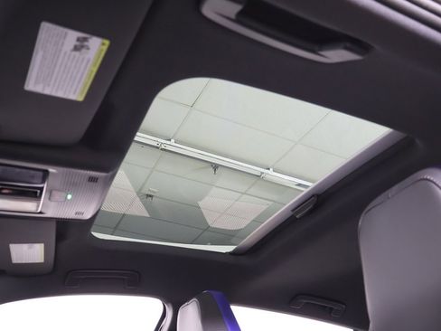 Used 2025 Volkswagen Golf R Black Edition image 24