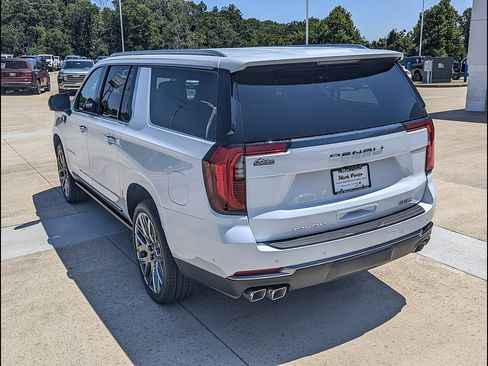 New 2026 GMC Yukon XL Denali Ultimate AWD/4WD image 8