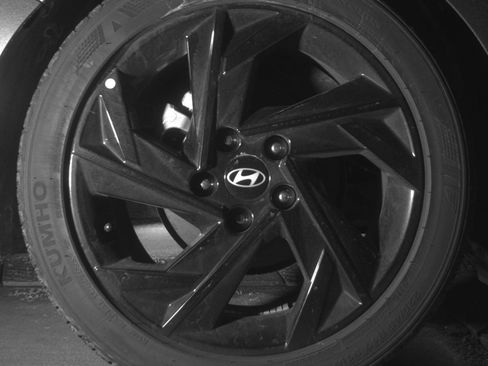 Used 2026 Hyundai Elantra Sport FWD image 18