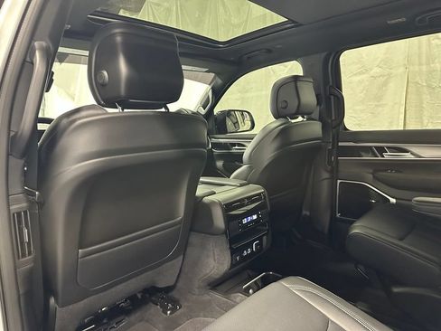 Used 2026 Jeep Grand Wagoneer Limited w/ Premium Group II AWD/4WD image 45
