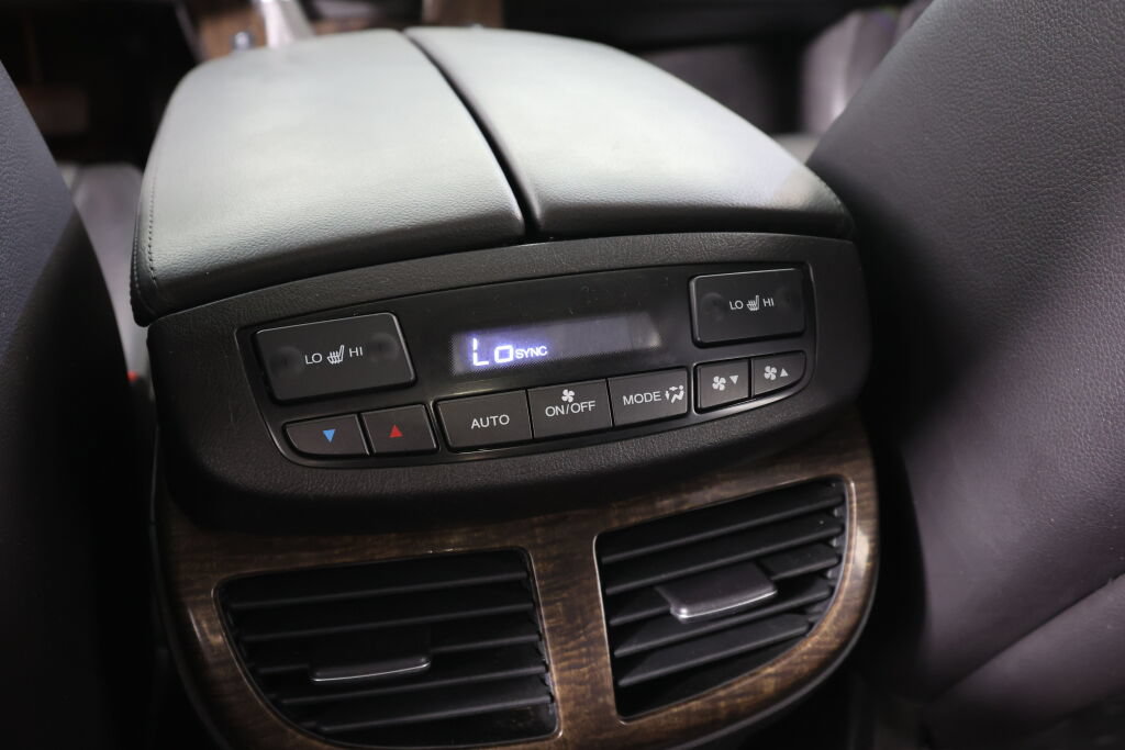 Used 2011 Acura MDX w/ Tech & Entertainment Pkg AWD/4WD image 16