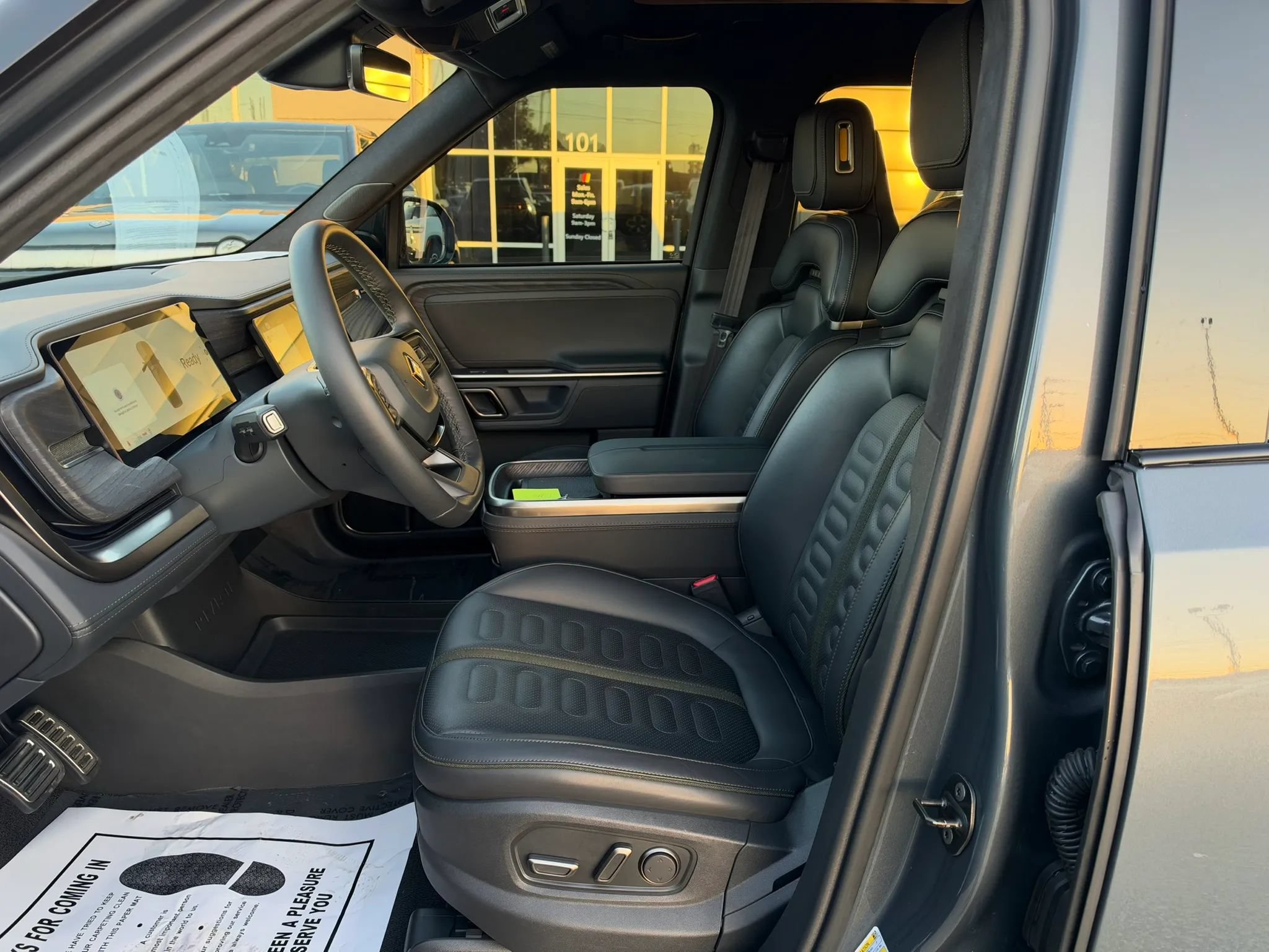 Used 2024 Rivian R1T Adventure Dual AWD/4WD image 6