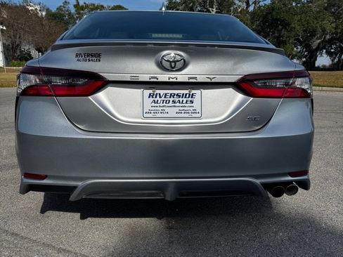 Used 2022 Toyota Camry SE image 4