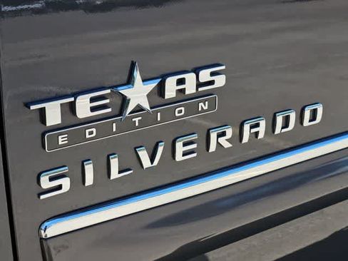 Used 2010 Chevrolet Silverado 1500 LT w/ Texas Edition RWD image 11