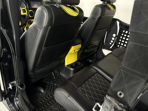 Used 2012 Jeep Wrangler Unlimited Sahara w/ Connectivity Group image 30