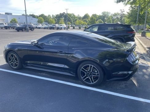 Used 2017 Ford Mustang Coupe RWD image 17