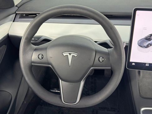 Used 2022 Tesla Model 3 image 18