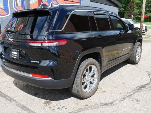 Used 2025 Jeep Grand Cherokee Laredo X w/ Luxury Tech Group I AWD/4WD image 24