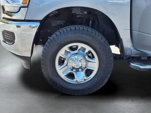 Used 2024 RAM 2500 Tradesman w/ Chrome Appearance Group AWD/4WD image 19