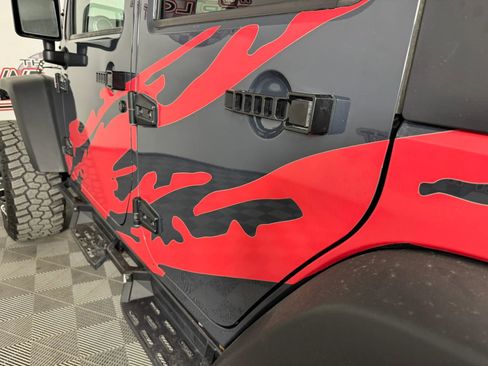 Used 2016 Jeep Wrangler Unlimited Rubicon AWD/4WD image 23