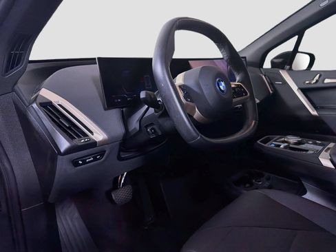 Used 2024 BMW iX xDrive50 w/ Premium Package AWD/4WD image 10