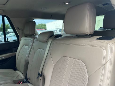 Used 2022 Ford Expedition Max Limited AWD/4WD image 11