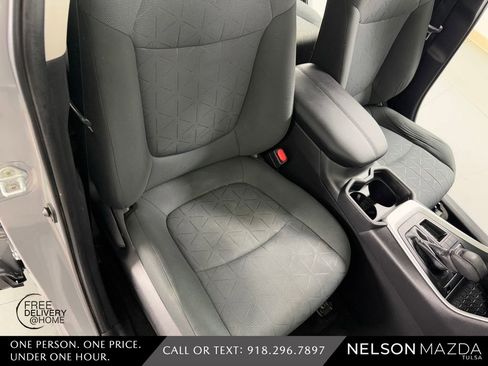 Used 2020 Toyota RAV4 XLE FWD image 47