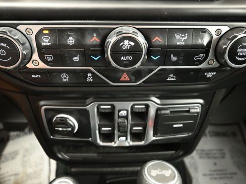 Certified 2022 Jeep Wrangler Unlimited Sport image 21