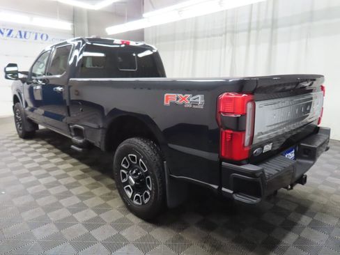 Used 2023 Ford F250 Platinum w/ FX4 Off-Road Package AWD/4WD image 6