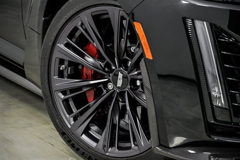Used 2024 Cadillac CT5 V Blackwing w/ Carbon Fiber Package 2 RWD image 4