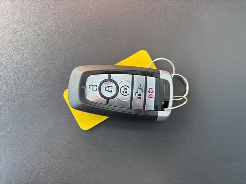 Used 2018 Ford F150 Platinum w/ Equipment Group 701A Luxury image 22