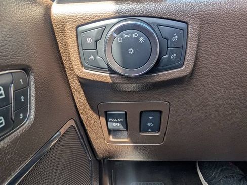 Used 2018 Ford F150 King Ranch w/ Equipment Group 601A Luxury AWD/4WD image 32