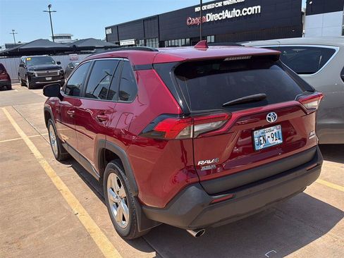 Used 2021 Toyota RAV4 XLE Premium AWD/4WD image 10