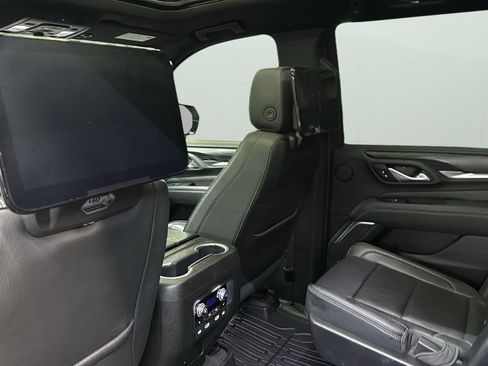 Used 2021 GMC Yukon Denali w/ Denali Premium Package image 29