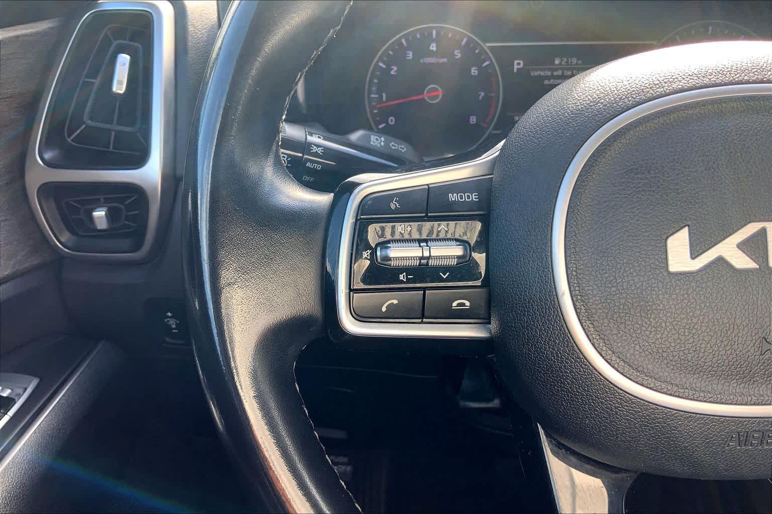 Used 2022 Kia Sorento S w/ Panoramic Sunroof Package AWD/4WD image 23