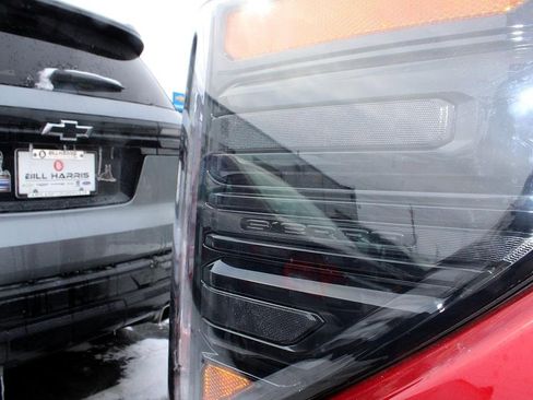 Used 2024 GMC Sierra 1500 Elevation image 9