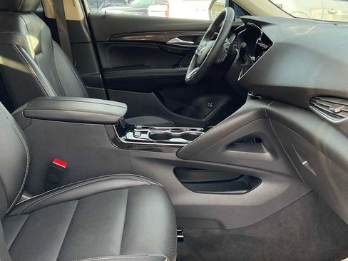 Used 2023 Buick Envision Essence image 44