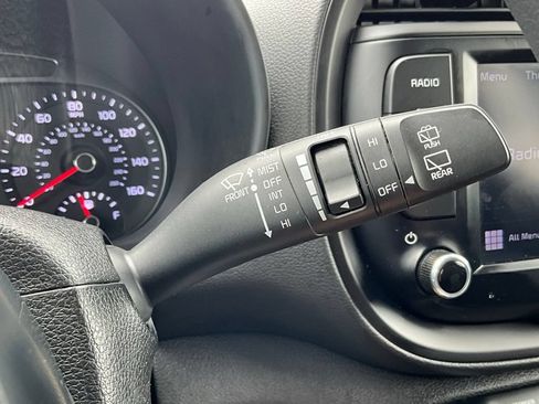 Used 2022 Kia Soul LX FWD image 26
