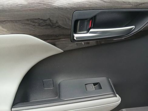 Used 2020 Toyota Highlander Platinum image 17