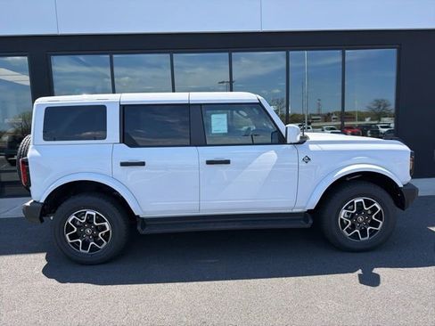 New 2026 Ford Bronco Outer Banks AWD/4WD image 2