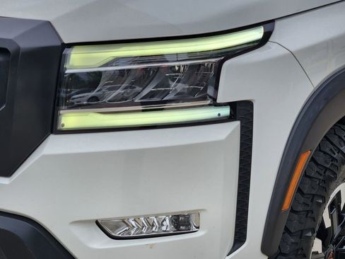 Used 2022 Nissan Frontier Pro-X RWD image 7