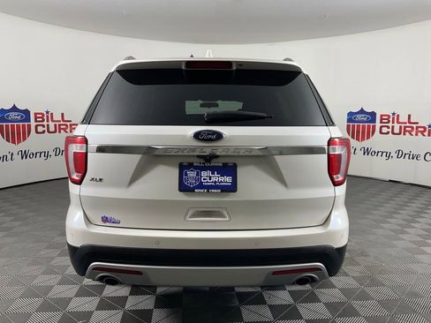 Used 2017 Ford Explorer XLT FWD image 4