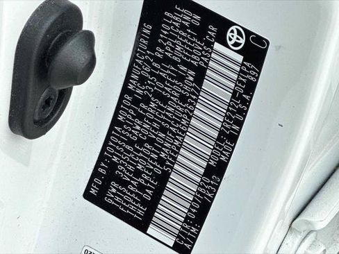 Certified 2021 Toyota Corolla LE FWD image 25