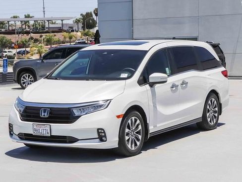 Used 2023 Honda Odyssey EX-L image 3