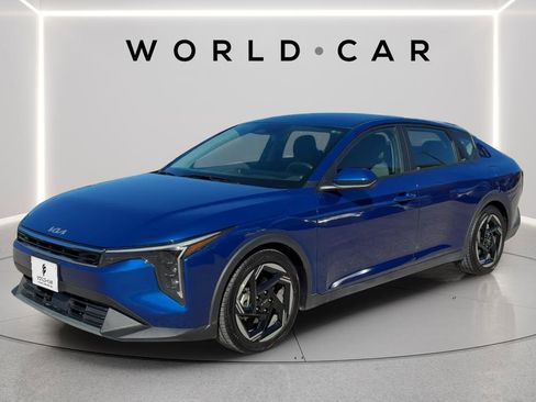 Certified 2025 Kia K4 EX FWD image 3