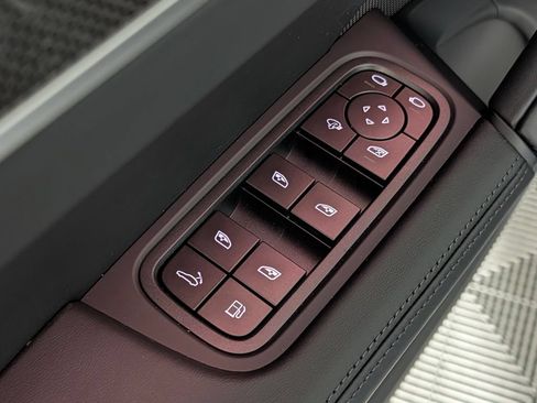 New 2026 Porsche Cayenne Turbo AWD/4WD image 27