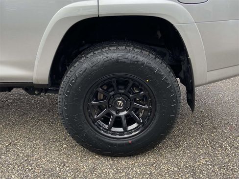 Used 2022 Toyota 4Runner SR5 image 8