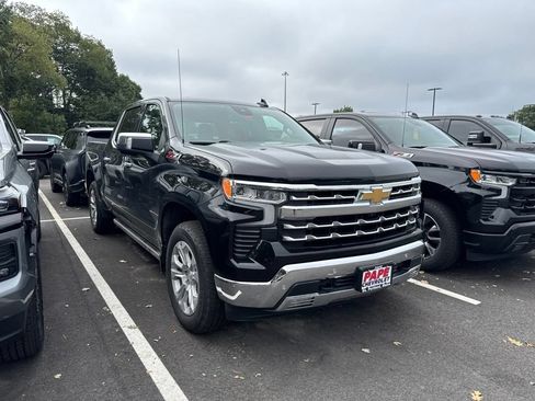 Used 2022 Chevrolet Silverado 1500 LTZ w/ LTZ Premium Package AWD/4WD image 2