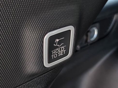 New 2025 Jeep Grand Cherokee Limited image 12