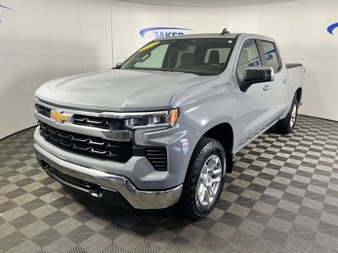 Used 2024 Chevrolet Silverado 1500 LT image 1