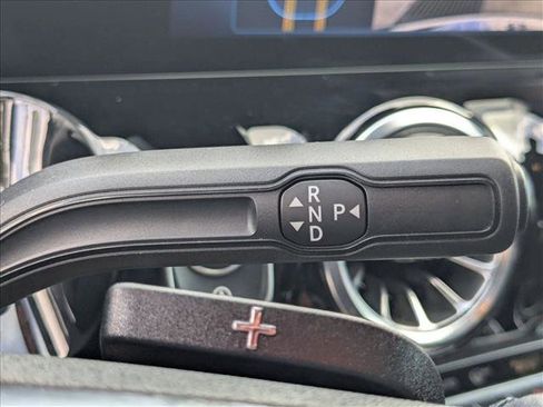 Used 2025 Mercedes-Benz GLA 250 image 12