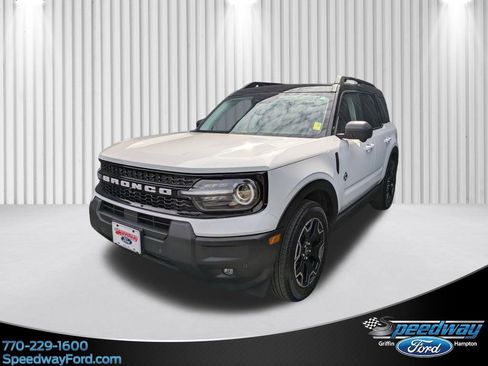 Certified 2025 Ford Bronco Sport Outer Banks w/ Outer Banks Tech Package+ image 1