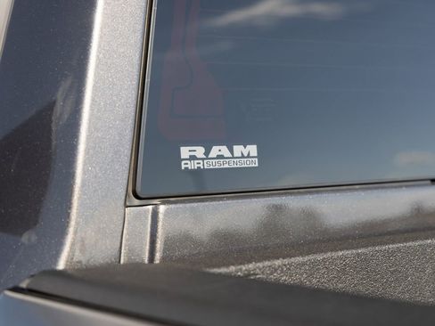 Used 2022 RAM 2500 Laramie AWD/4WD image 11