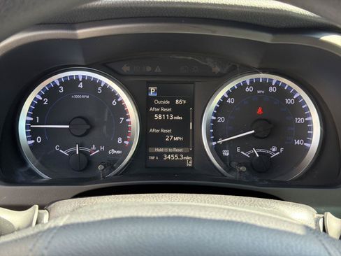 Used 2017 Toyota Highlander LE FWD image 10