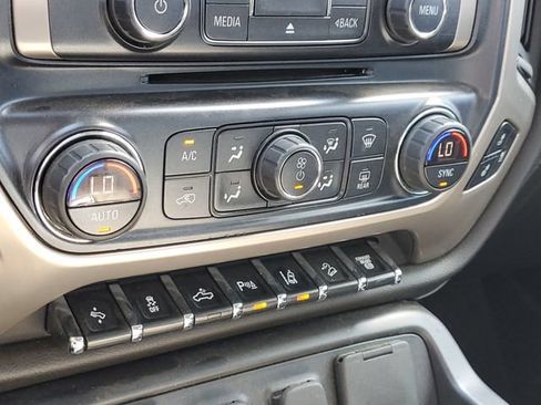Used 2019 GMC Sierra 2500 Denali w/ Duramax Plus Package AWD/4WD image 18
