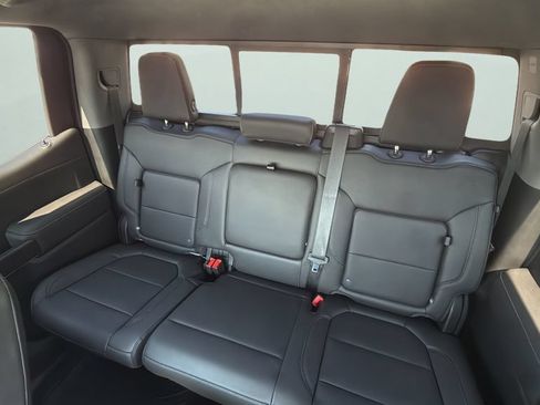 Used 2019 GMC Sierra 1500 SLT w/ SLT Premium Plus Package AWD/4WD image 10